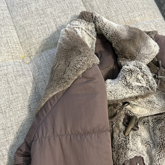 MONTANACO FAUX FUR JACKET MEDIUM - Picture 13 of 15